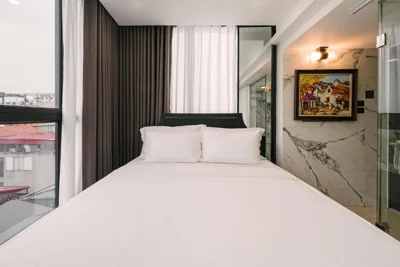 尊贵大床房 — Bay Luxury Boutique Hotel & Spa - No1 Ngo Huyen